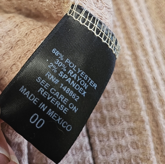 Torrid Waffle Knit Blouse Pink Ties Up In The Front Size 00. - Picture 10 of 12